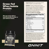 Vertido en vaso de proteina ONNIT con vainilla cremosa