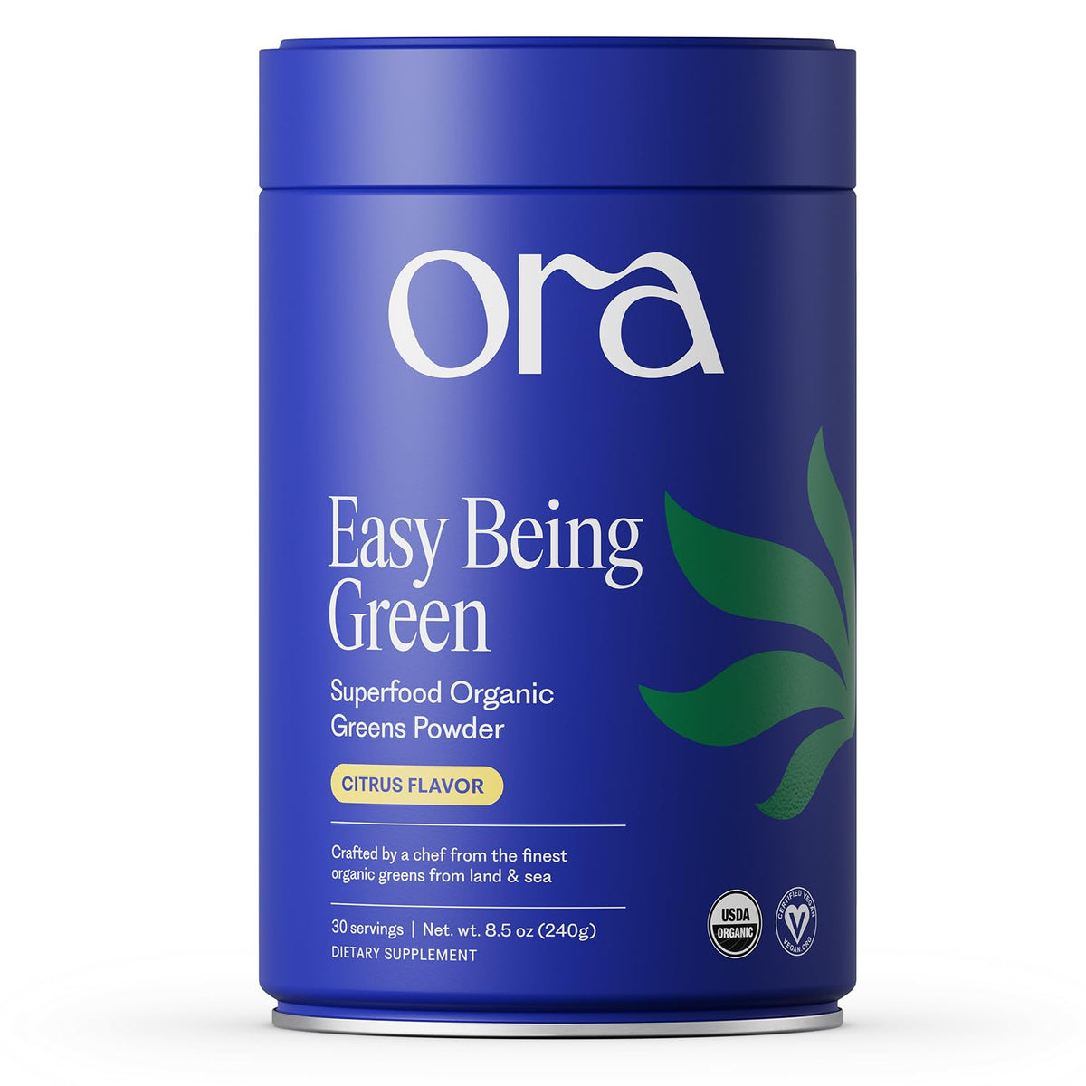 Polvo verdes de Ora Organic en frasco listo para batidos.