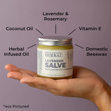 Aplicación de Ora's Amazing Herbal Salve de lavanda en sienes y cuello para relajación.