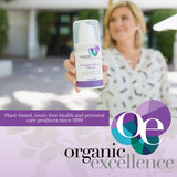 Organic Excellence aplicación en cuello y pecho: absorción rápida sin residuo.
