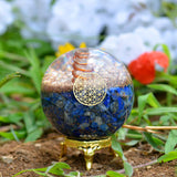 Orgonite Crystal uso diario en espacio de trabajo, enfoque potencial.