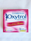 Aplicación de parche Oxytrol en la mano, fácil y rápida para comenzar el día.