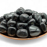 Pachamama Essentials hematita pieza oval, se asocia al chakra raíz para enraizamiento.