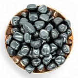 Pachamama Essentials hematita pieza oval, compatible con otras piedras para prácticas energéticas.