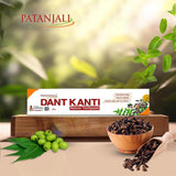 Patanjali Dant Kanti: caja-diseño que destaca lo herbal