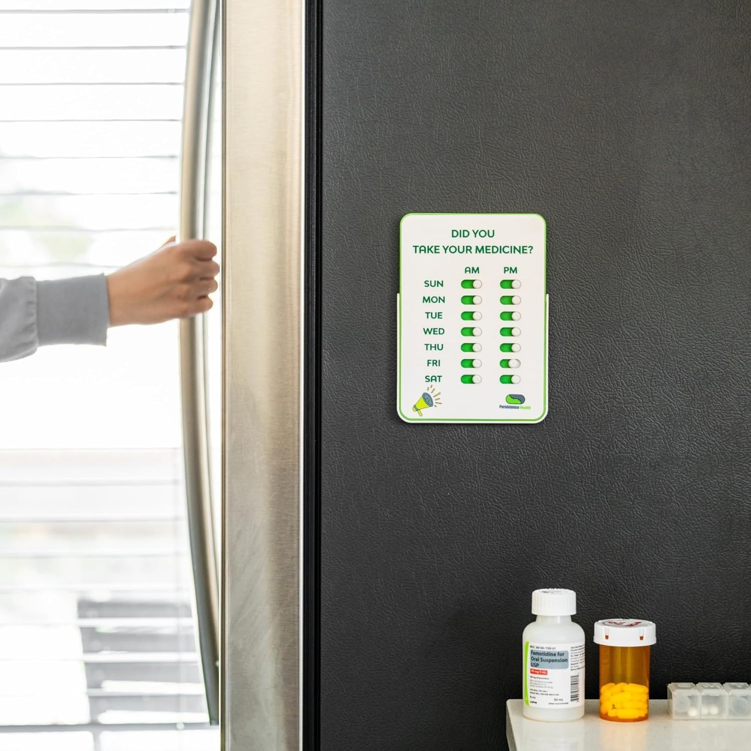 Colgador de pared con cintas 3M para una instalación rápida.