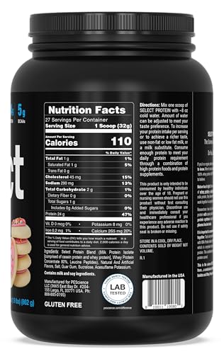 PEScience Select Protein Powder siendo mezclado en vaso para merienda post-entrenamiento