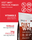Vaso con batido de PhD Diet Whey sabor chocolate belga