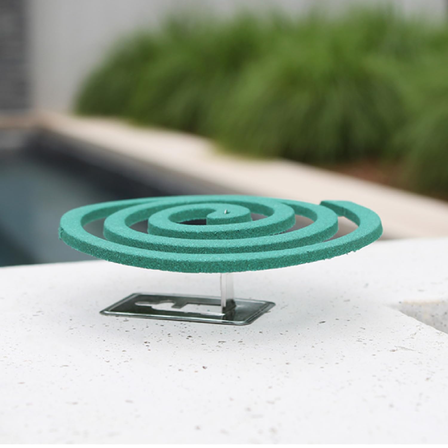 PIC C-8-24 uso exterior patio, ideal para cenas al aire libre.