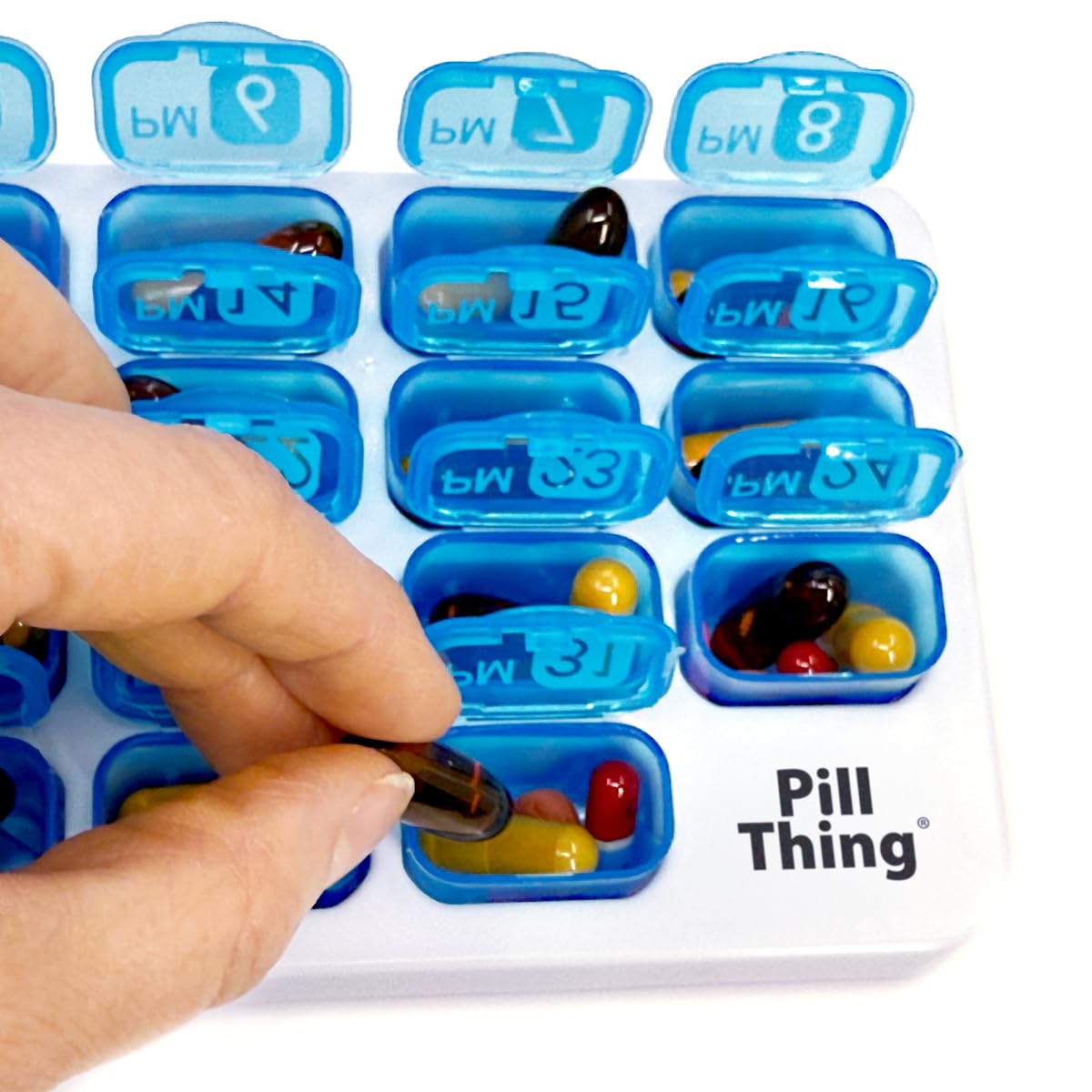 PILL THING, pod translúcido PM para confirmar dosis de tarde.