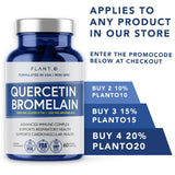 Manos sosteniendo cápsulas PLANT.O NUTRITION Quercetina con Bromelina, opción conveniente para apoyar salud