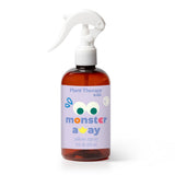Monster Away de Plant Therapy rociando almohadas para promover calma al dormir.