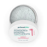 Primal Life Organics Dirty Mouth Toothpowder aplicación-cepillado, rutina diaria de cuidado bucal.
