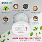 Primal Life Organics Dirty Mouth Toothpowder textura-polvo, cepillado cómodo y sensación fresca.
