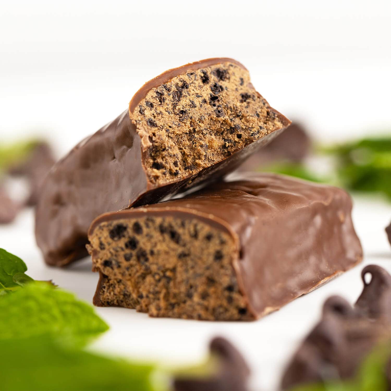 PROBAR Barra Proteína Menta-Chocolate: textura suave con cobertura de chocolate y nota de menta