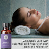 Difusor con Lavanda Bulgaria para difundir un aroma calmante en el hogar.
