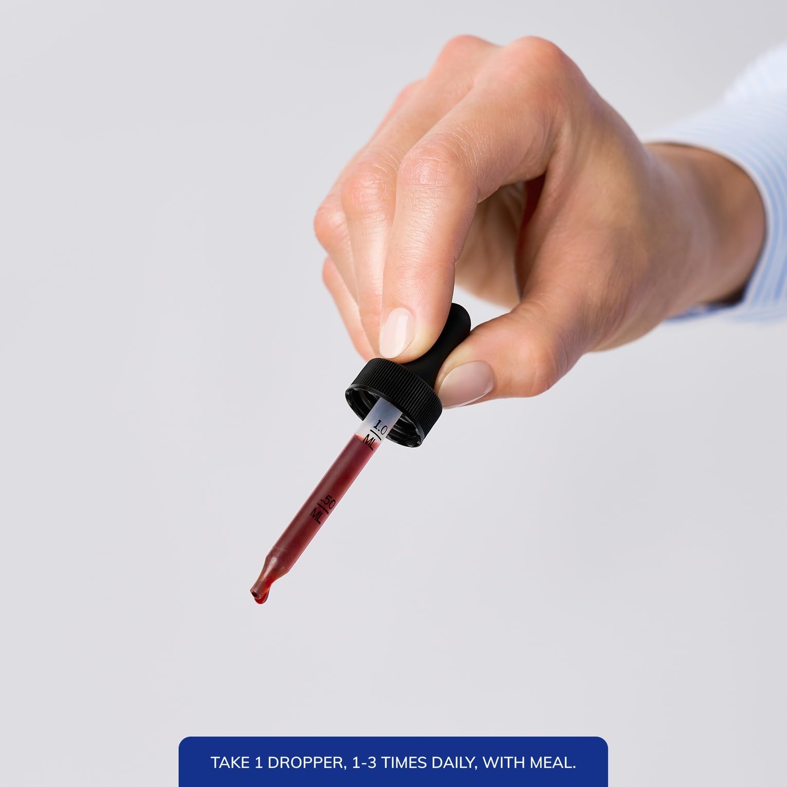Botella de vidrio oscuro Pure Encapsulations B12 líquido protege la vitamina.