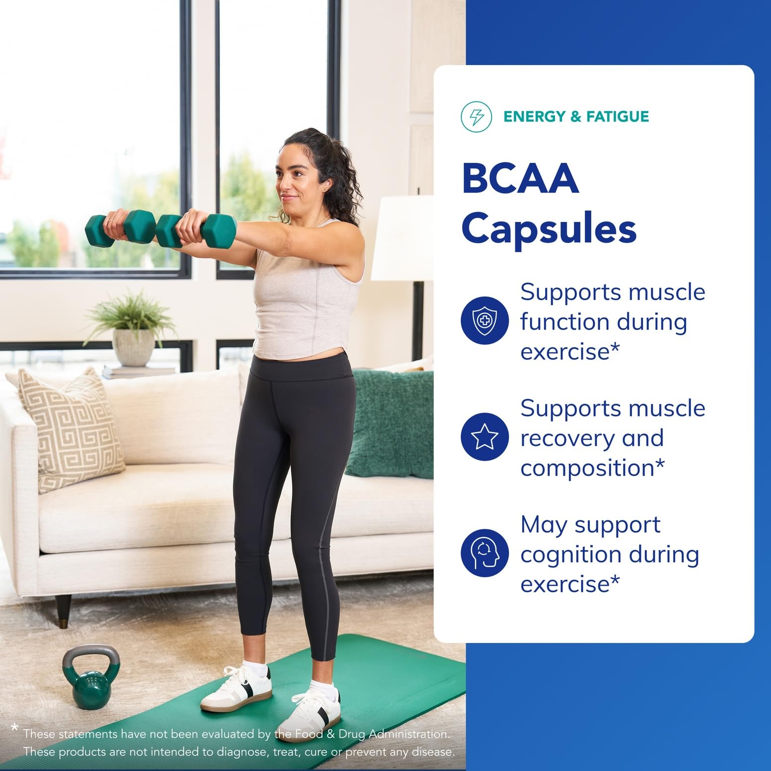 Pure Encapsulations BCAA cápsulas: manos abriendo la botella para toma rápida tras entrenar.