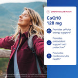 Cápsulas de CoQ10 en frasco, enfoque en el contenido y conveniencia diaria
