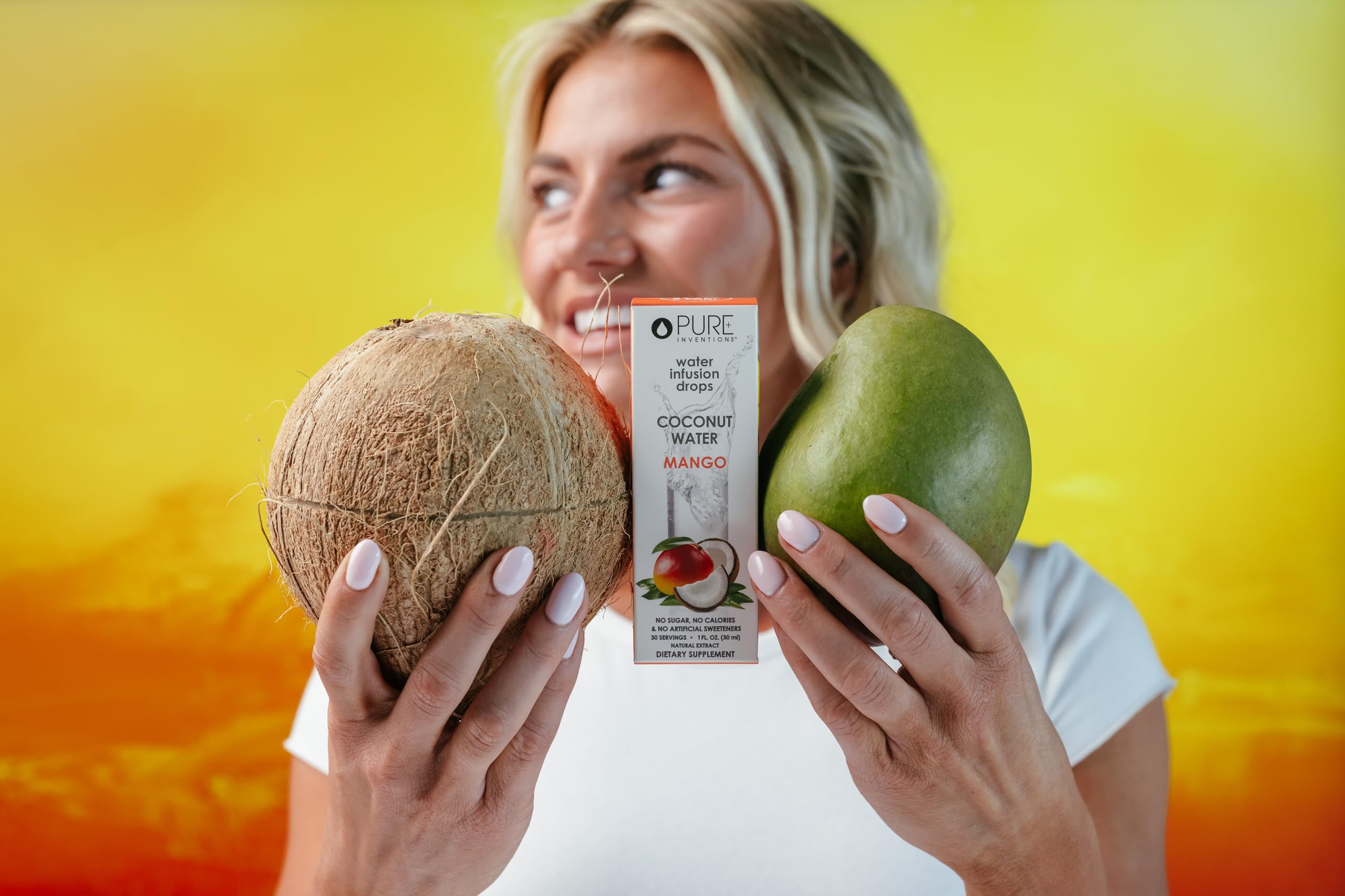 Gotas Pure Inventions al verter en agua, realzan sabor coco sin calorías