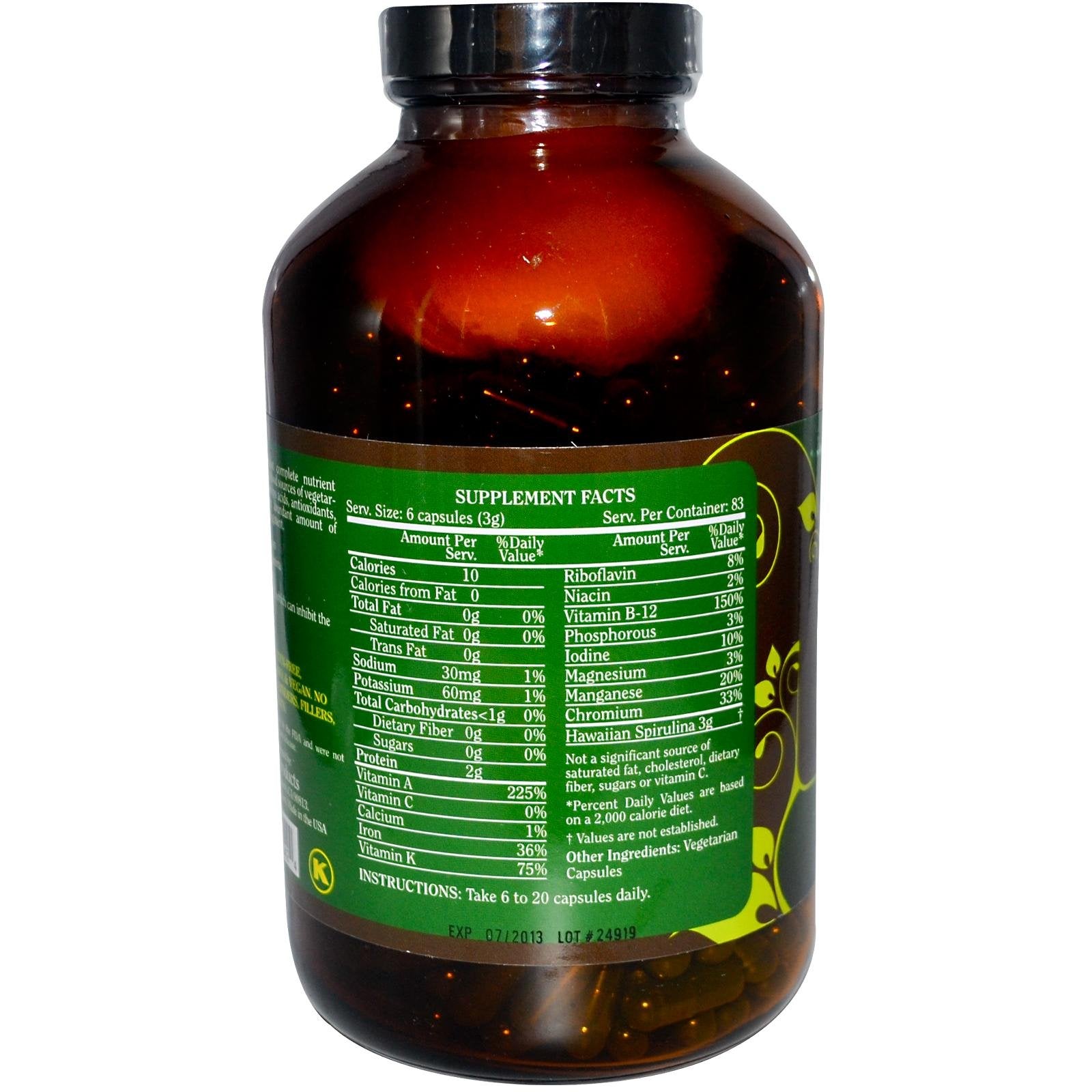 PURE PLANET Spirulina 500 mg, cápsulas en detalle, complemento alimenticio para una dieta equilibrada