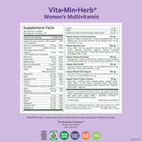 Pure Synergy Vita-Min-Herb para mujer: tabletas sobre fondo neutro para dieta vegana.