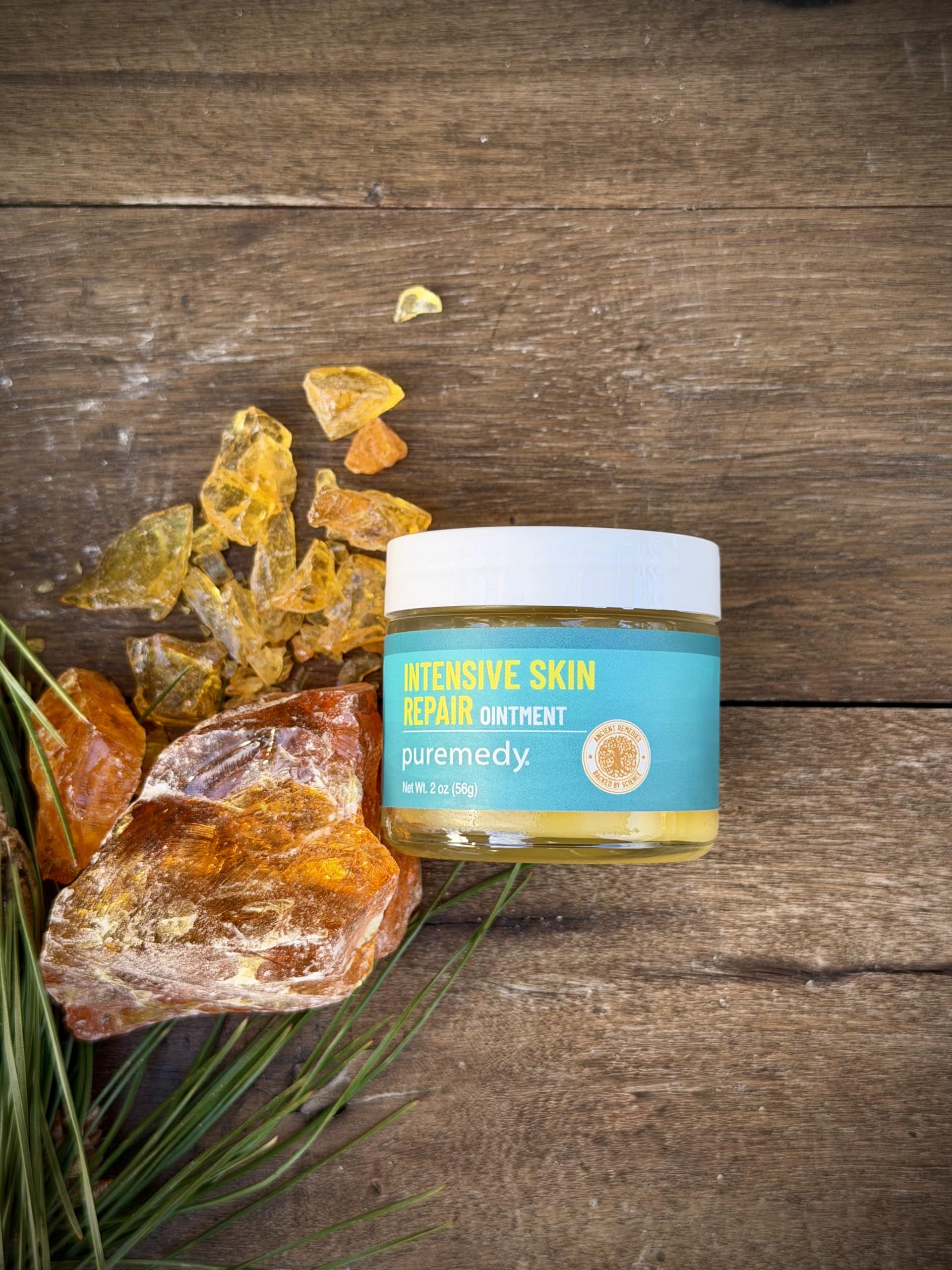 Puremedy aceite de oliva extra virgen y cera de abejas para piel nutrida.