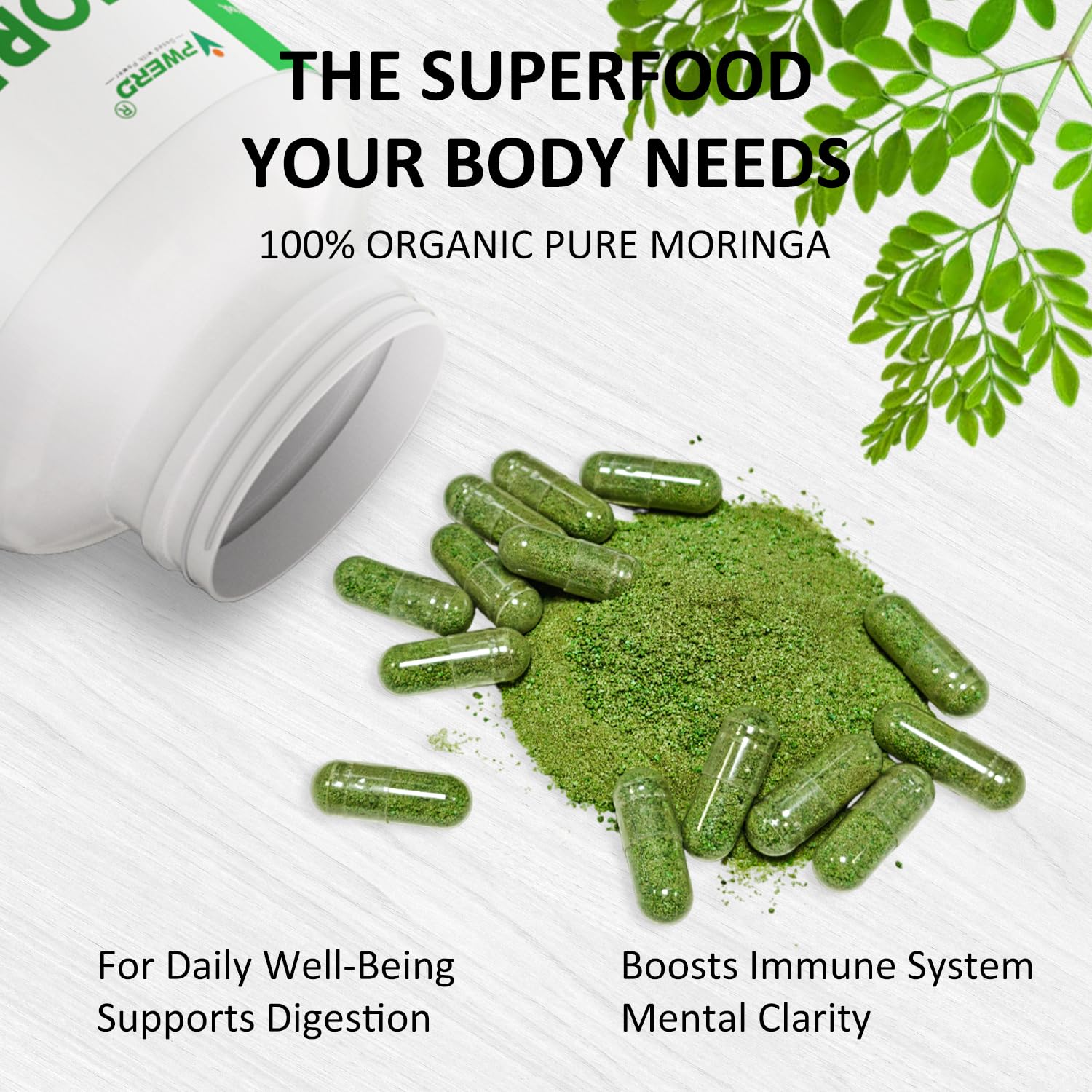 PWERD Moringa: manos sosteniendo cápsulas, uso práctico en cualquier lugar.