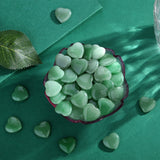 QINJIEJIE Detalle de piedra verde pulida para enfoque durante la meditación.