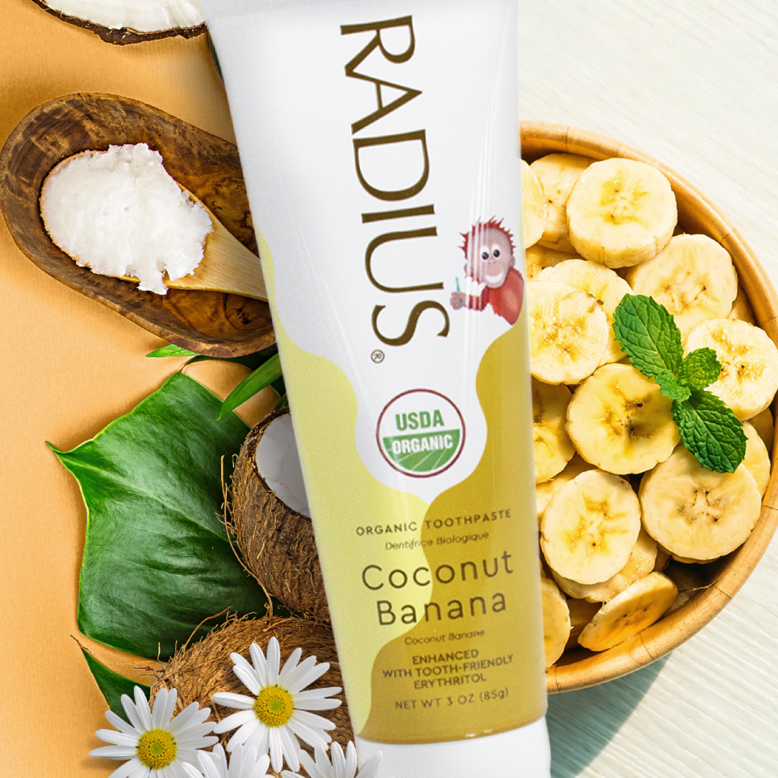 Tamaño de 3 oz en Radius ideal para la rutina escolar.