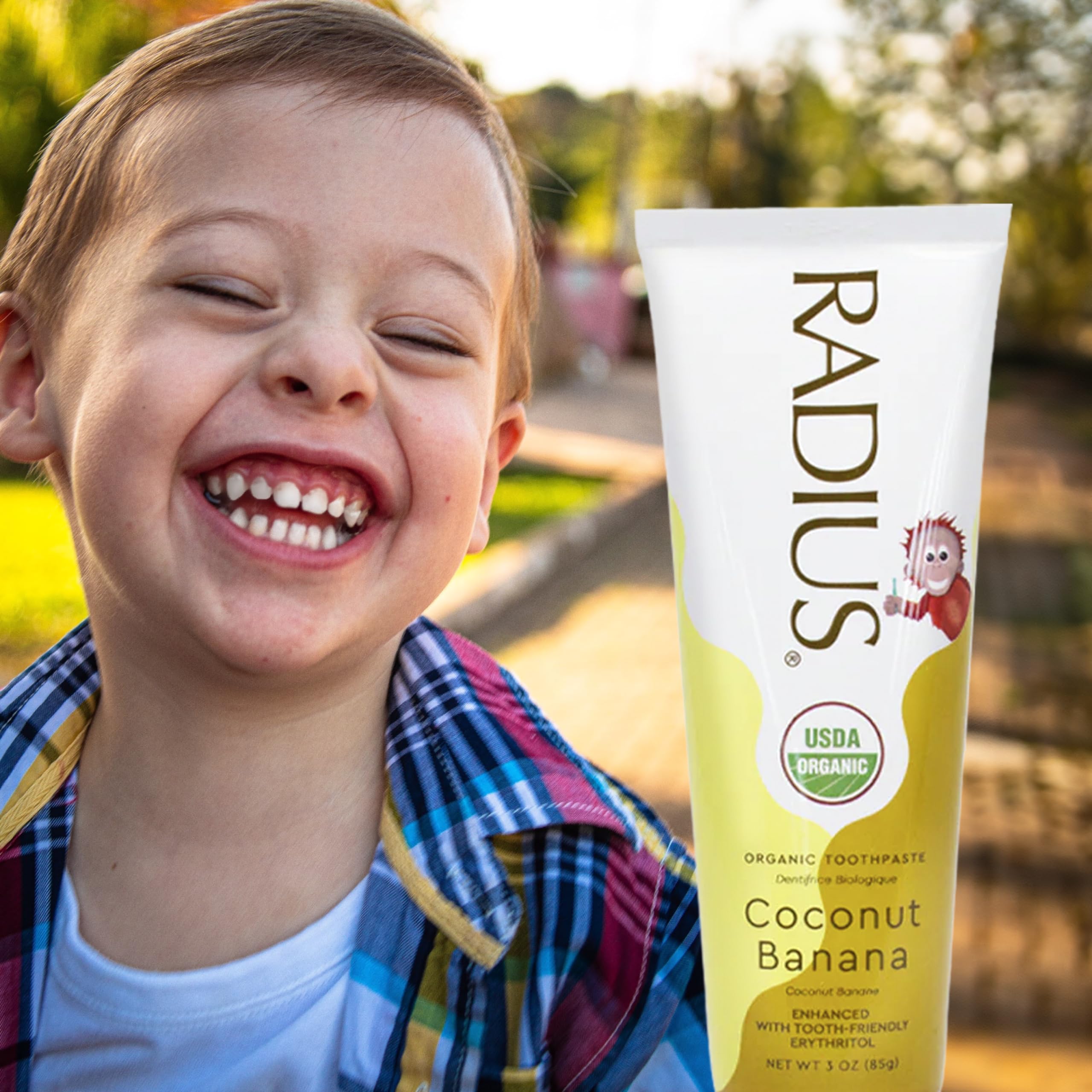 Radius protección suave para las encías de los niños en el uso diario.