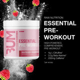 RAW Essential Pre-entrenamiento Frambuesa Cremosa, cuchara medidora lista para mezclar polvo.