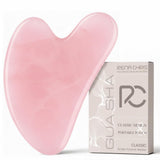 Guasha de cuarzo rosa Rena Chris para masaje facial suave y cuidado de la piel.