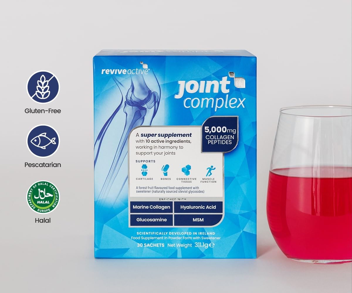 Revive Active Joint Complex se vierte en agua para una toma rápida.