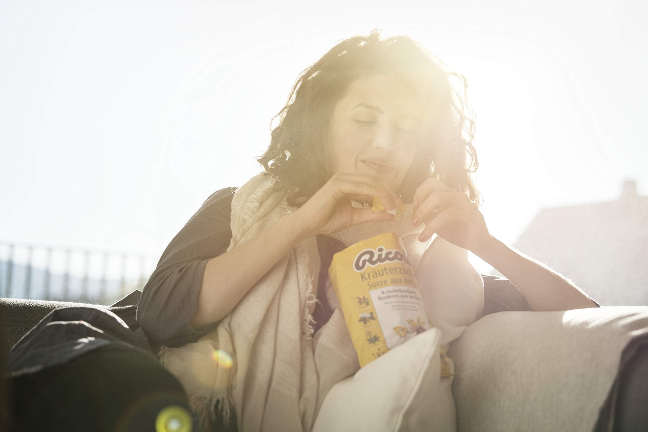Ricola drops textura suave, sabor herbal agradable.