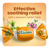 Ricola pastillas en mano para uso diario en casa o trabajo.