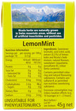 Pastillas Ricola limón menta en la palma, uso rápido.