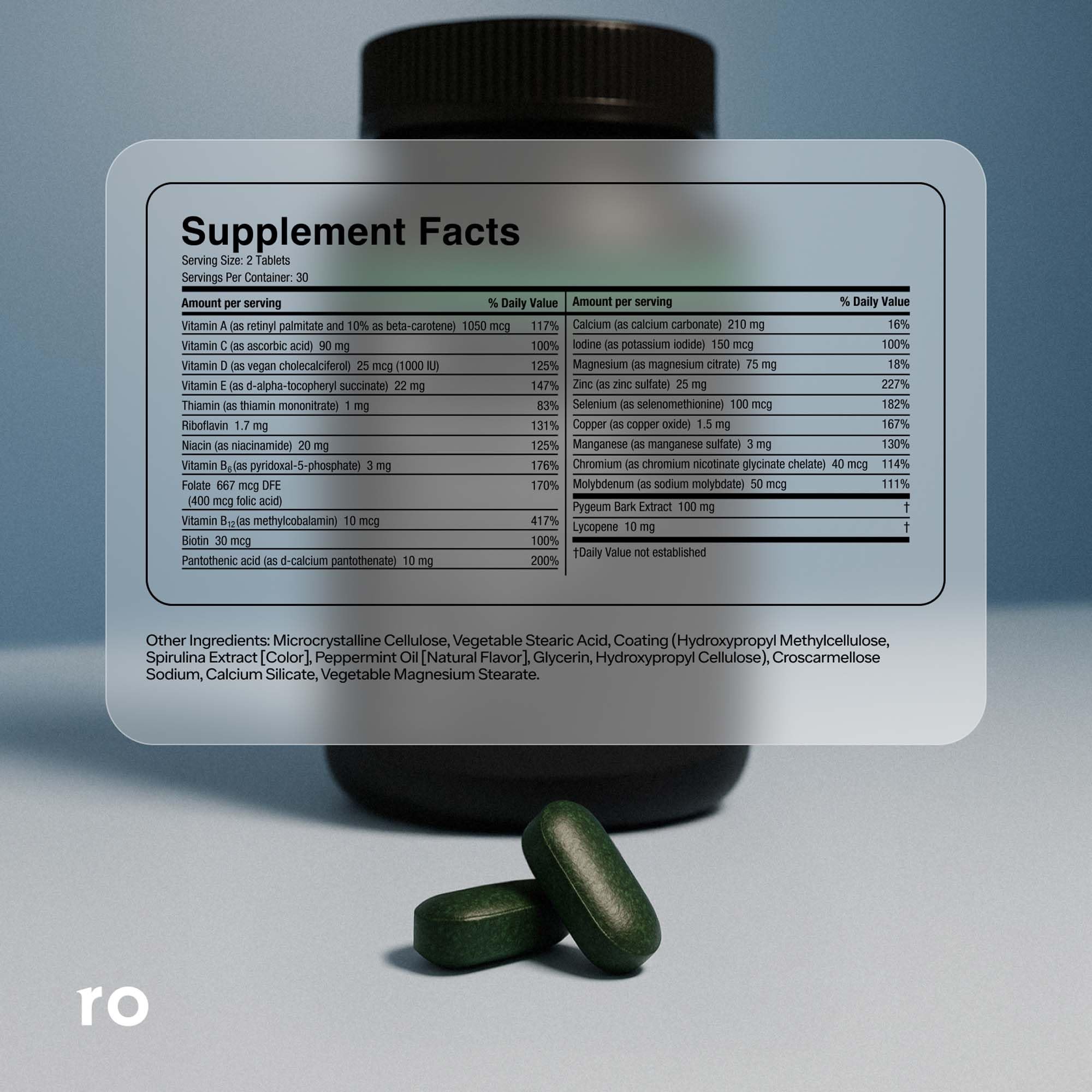 Ro Daily Multivitamin para Hombres, mano sosteniendo la botella, respaldo para la rutina diaria.
