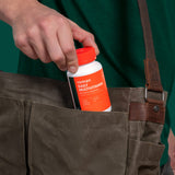 Ro Daily Multivitamin para Hombres, primeros planos de tabletas para salud cardíaca e inmunidad.