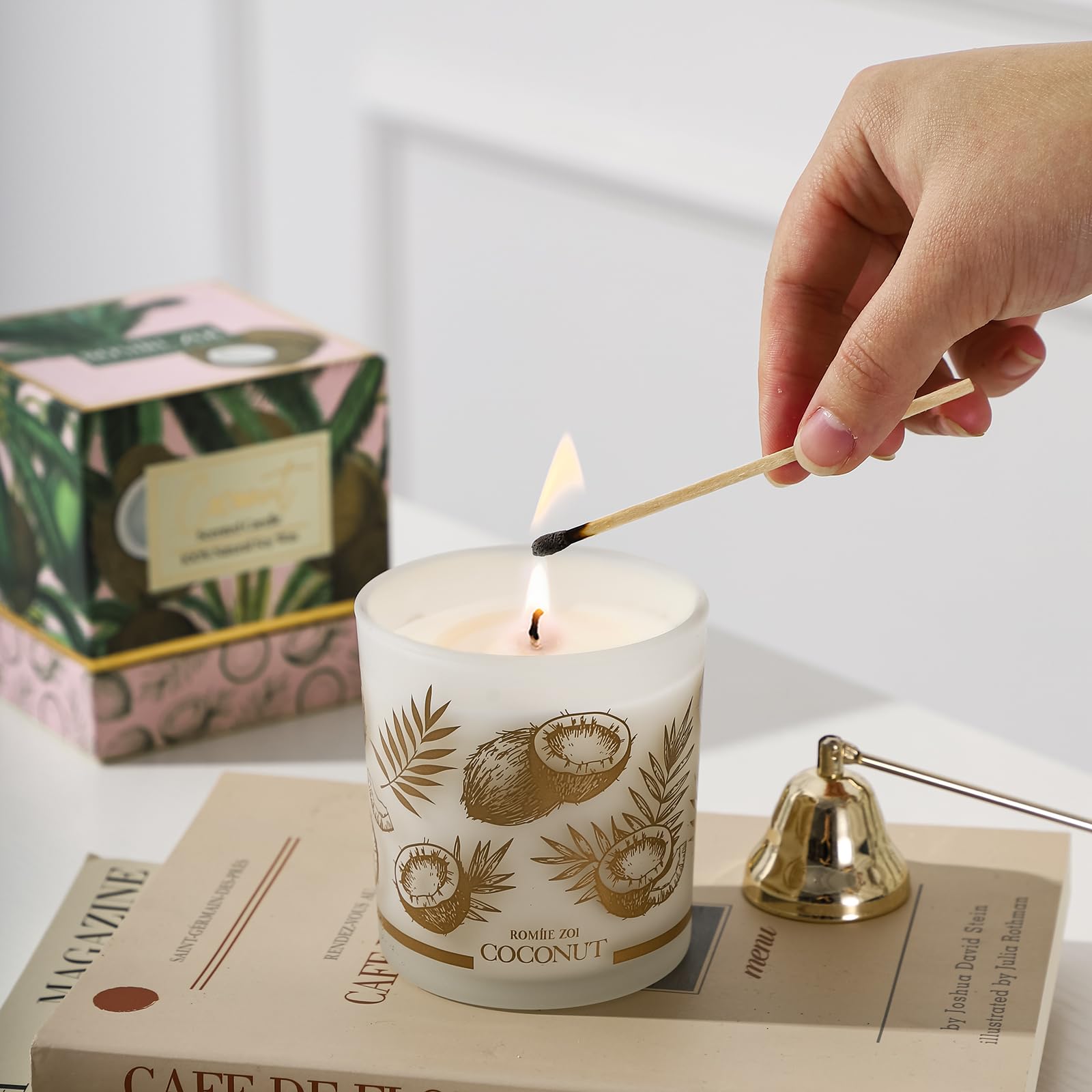 Dormitorio tranquilo con vela ROMIIE ZOI de coco aromática