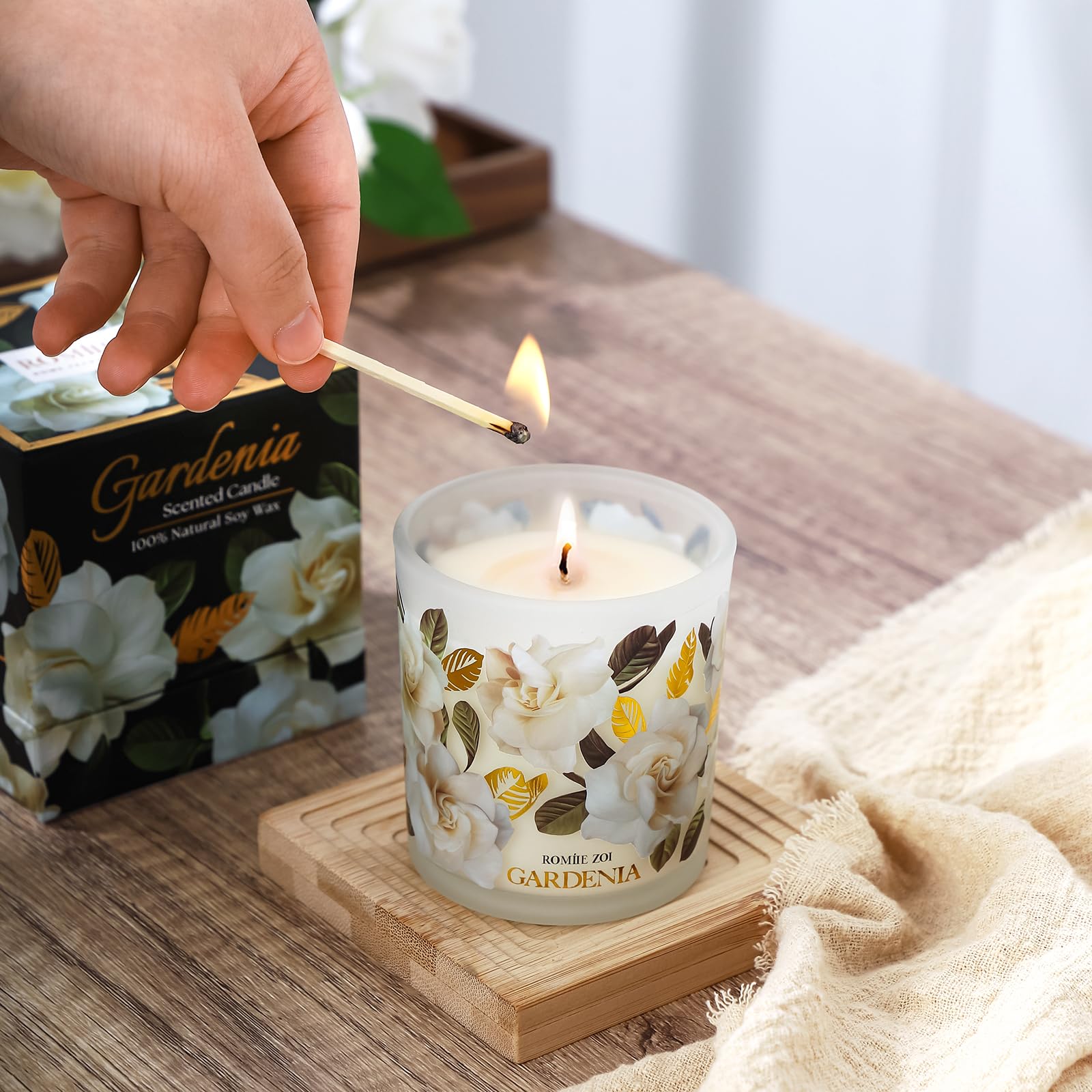 Vela ROMIIE ZOI Gardenia, cera de soja natural y limpia.