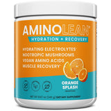 AminoLean de rsp-nutrition vertiendo en vaso para hidratación y recuperación
