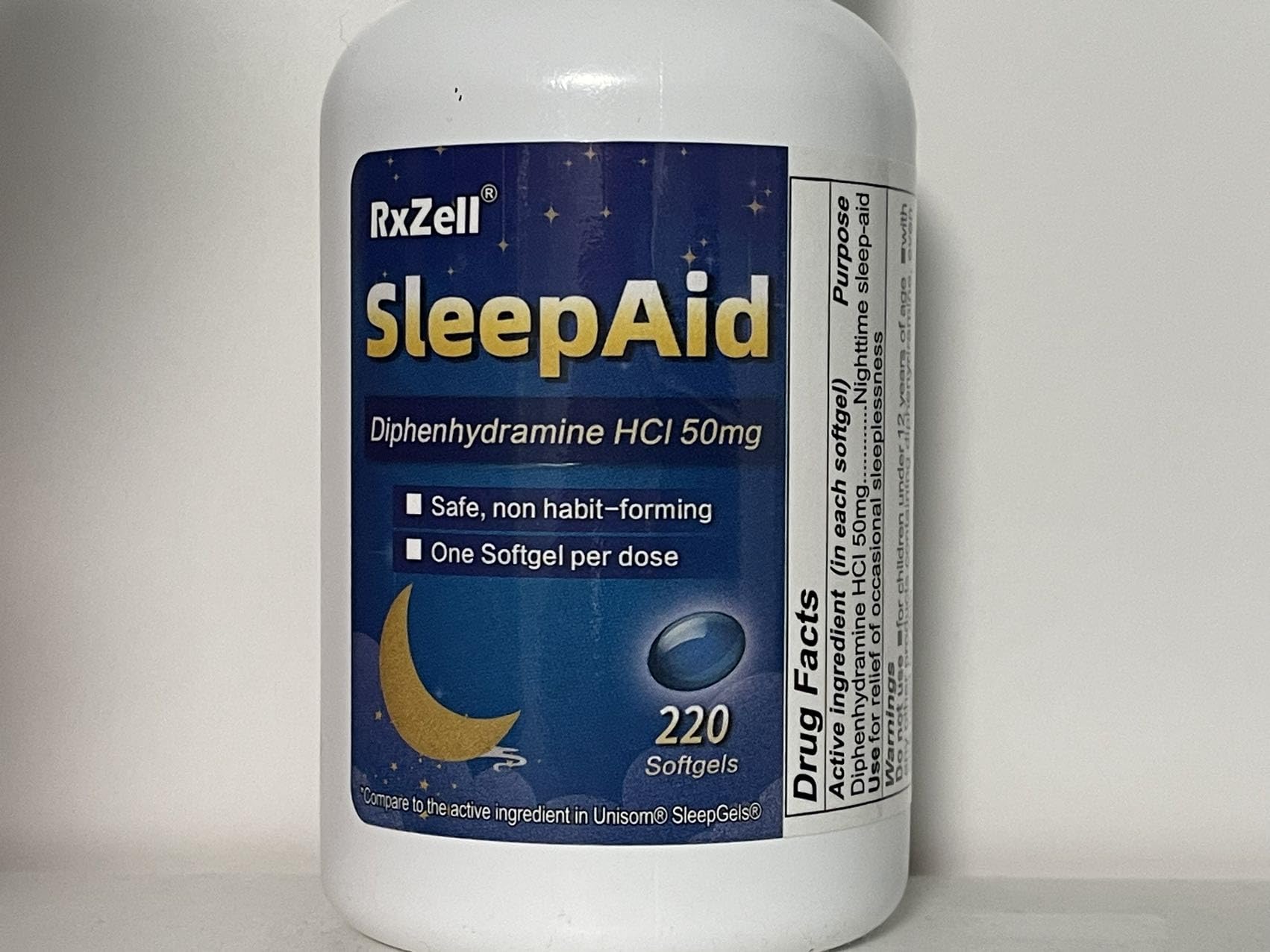 RXZELL persona durmiendo plácidamente tras tomar la cápsula.