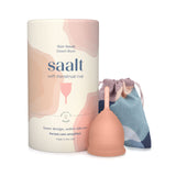 Saalt Soft Desert Blush: empaque de copa para almacenamiento discreto.
