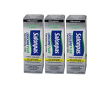 Salonpas Lidocaína Plus Cream aplicada en la espalda para alivio temporal del dolor