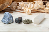 Piedras SAMSARI de selenita, decoración serena para hogar y feng shui.