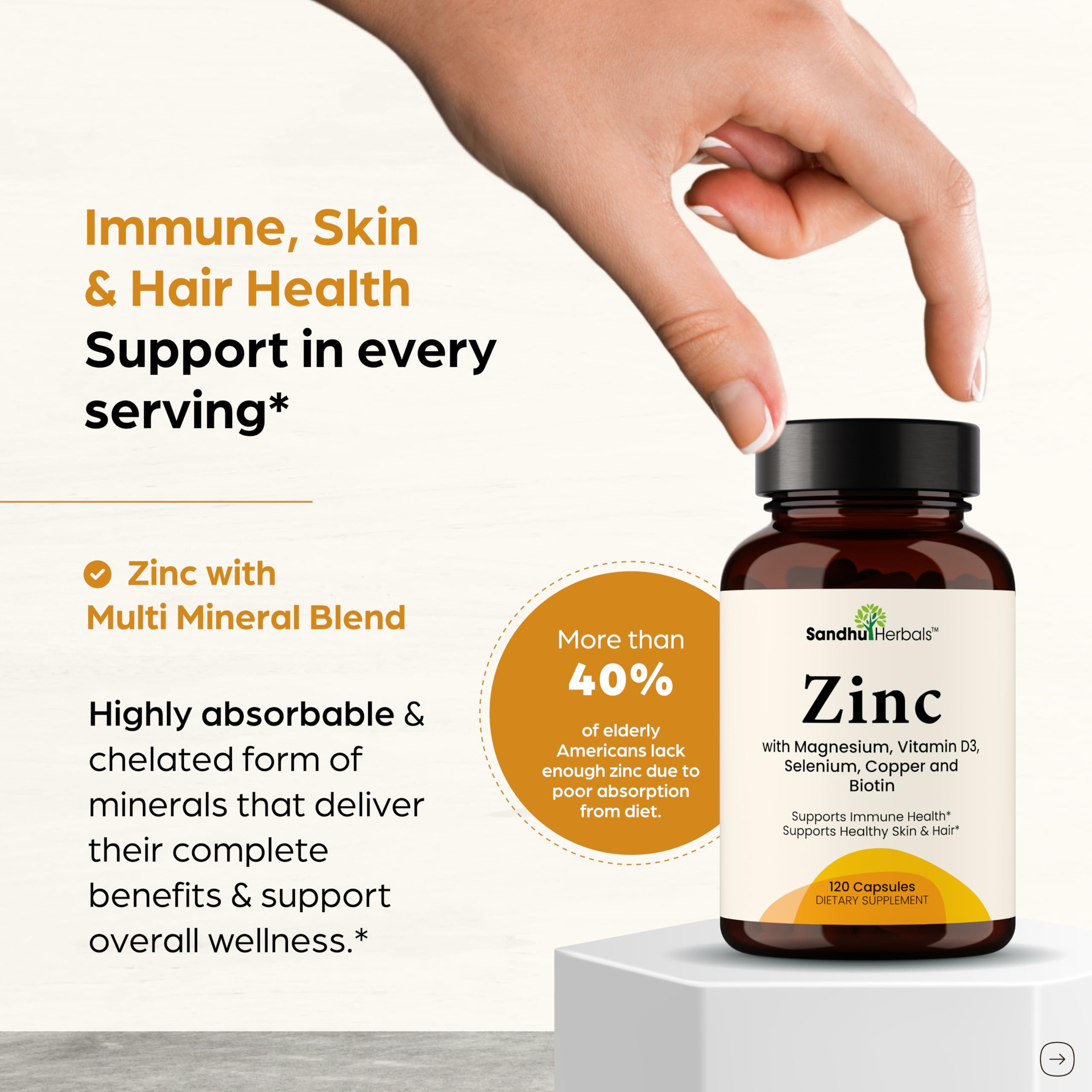 Cápsula de Zinc 30 mg siendo tomada con agua para deglución fácil