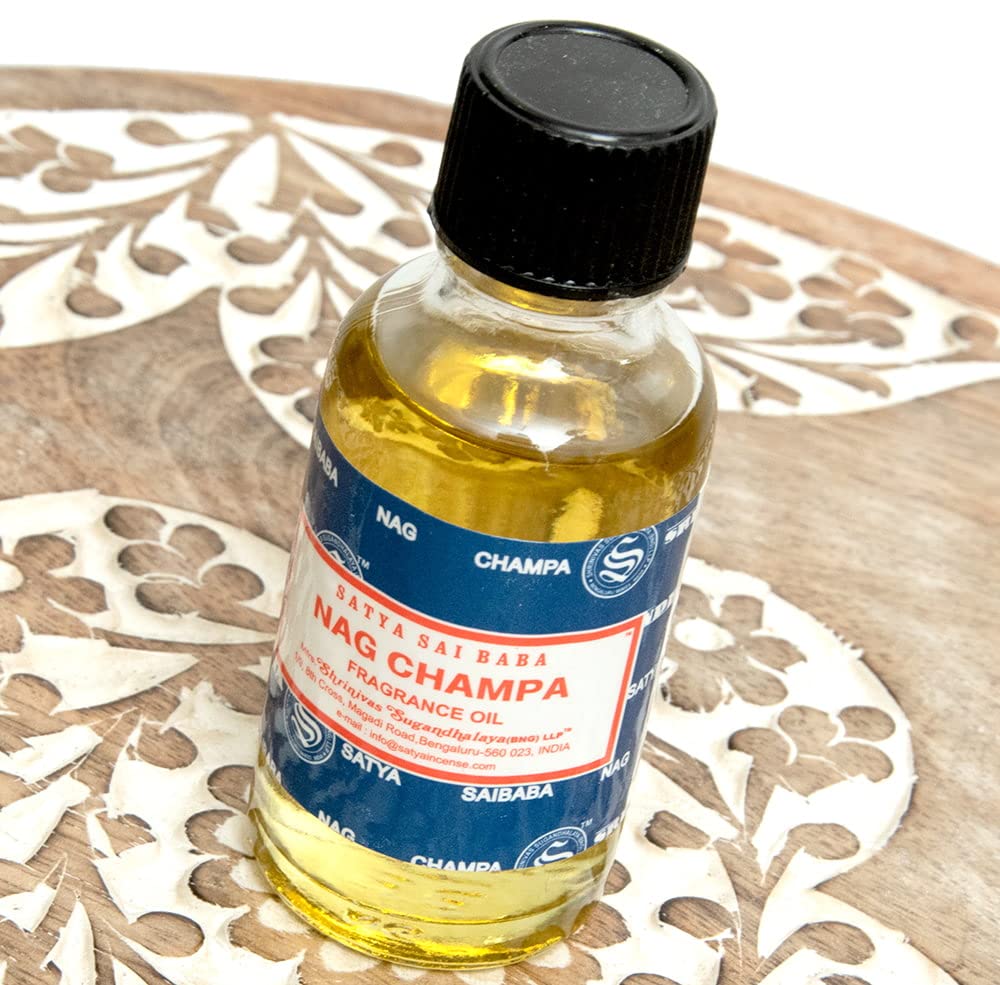 Satya Sai Baby Nag aceite para baño que añade aroma envolvente y relajante.