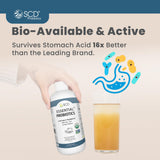 Vaso con probiótico líquido SCD Probiotics Esencial listo para beber.