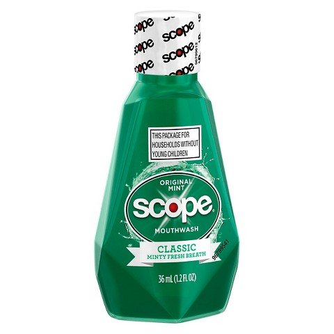 Scope Enjuague Bucal Clásico Menta: paquete de viaje para frescura al salir.